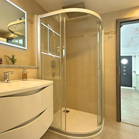 Villa Crystallina *