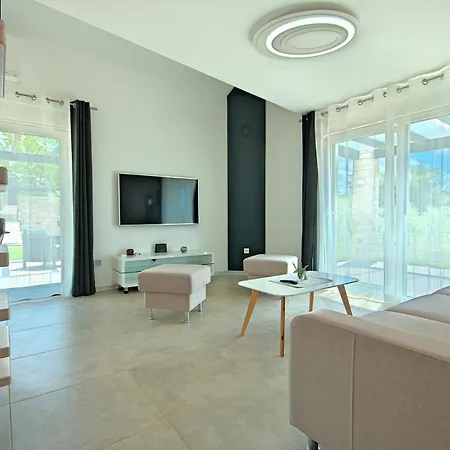Villa Crystallina *